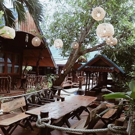 Ruennamyen Resort Amphawa Samut Songkhram Exterior foto