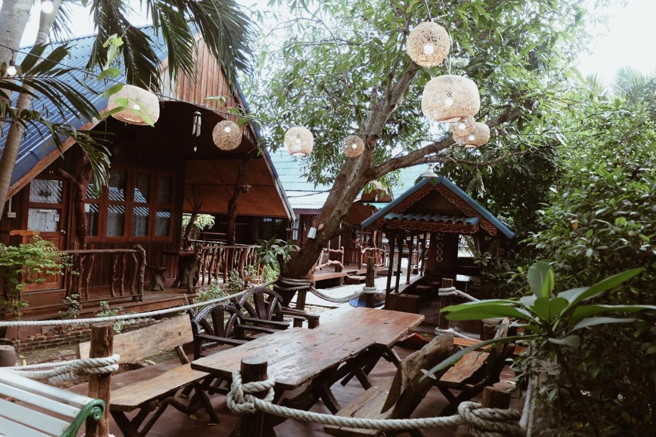 Ruennamyen Resort Amphawa Samut Songkhram Exterior foto
