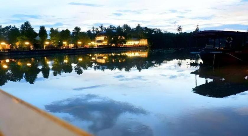 Ruennamyen Resort Amphawa Samut Songkhram Exterior foto